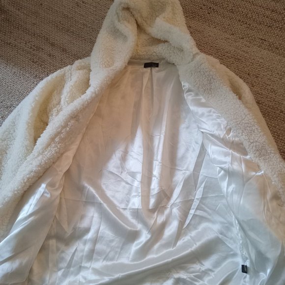 Janice, Soft and Cozy Hooded Teddy Jacket - Picture 2 of 6